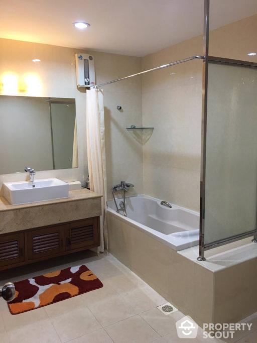 2-BR Condo at Acadamia Grand Tower near BTS Phrom Phong (ID 467489)