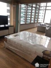 2-BR Condo at The Emporio Place near BTS Phrom Phong (ID 469363)