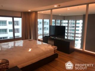 2-BR Condo at The Emporio Place near BTS Phrom Phong (ID 469363)