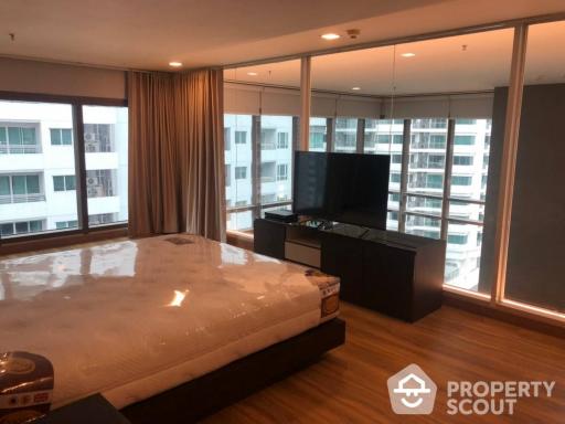 2-BR Condo at The Emporio Place near BTS Phrom Phong (ID 469363)