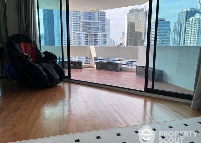 2-BR Condo at Sukhumvit House Condominium near MRT Sukhumvit