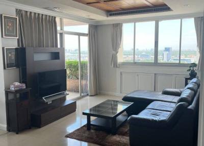 3-BR Condo at Monterey Place Sukhumvit 16 near MRT Queen Sirikit National Convention Centre (ID 509649)