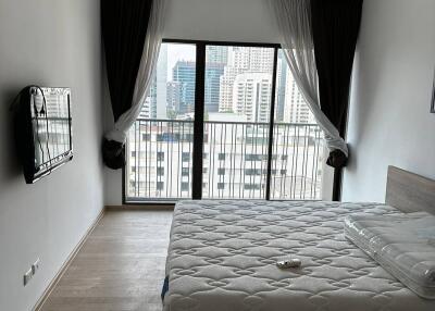 1-BR Condo at Noble Refine Prompong near BTS Phrom Phong