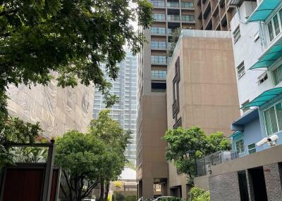 1-BR Condo at Noble Refine Prompong near BTS Phrom Phong