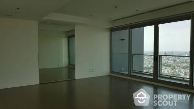 2-BR Condo at The River Condominium near BTS Saphan Taksin