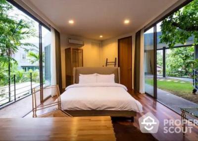 6-BR House at House In 50 Phichai Ronnarong Songkhram Alley near BTS Phrom Phong