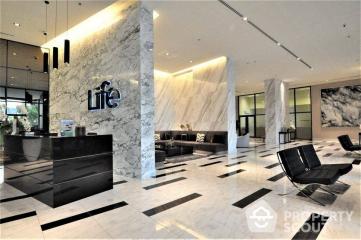 1-BR Condo at Life Asoke near ARL Makkasan