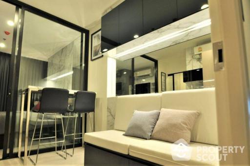 1-BR Condo at Life Asoke near ARL Makkasan