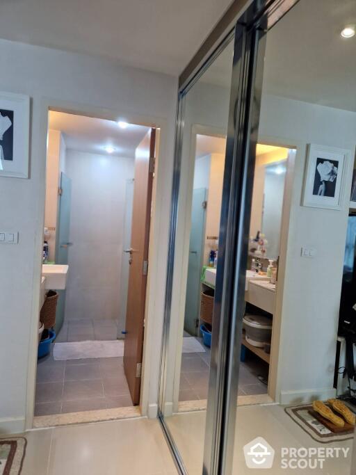 1-BR Condo at Zenith Place Sukhumvit 42 Condominium near BTS Ekkamai