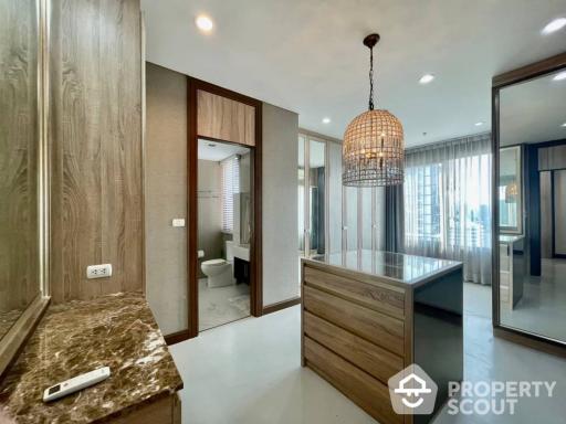 3-BR Condo at Villa Asoke near MRT Phetchaburi