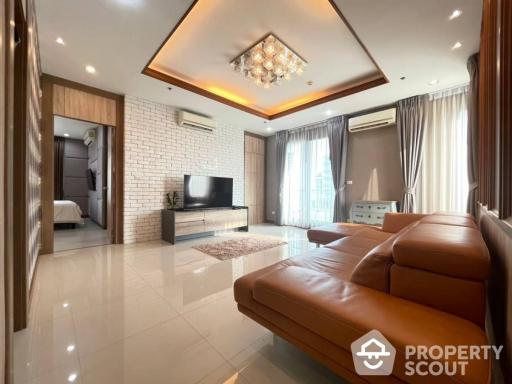 3-BR Condo at Villa Asoke near MRT Phetchaburi