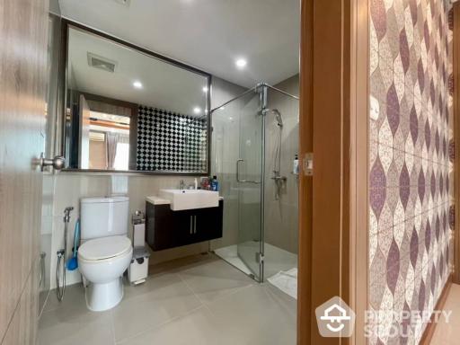 3-BR Condo at Villa Asoke near MRT Phetchaburi