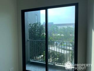 1-BR Condo at C Ekkamai near ARL Ramkhamhaeng