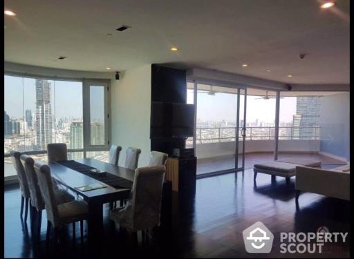 4-BR Condo at Watermark Chaophraya near BTS Krung Thon Buri (ID 511563)