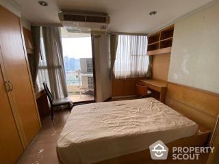 2-BR Condo at Supalai Place Sukhumvit 39 near BTS Phrom Phong