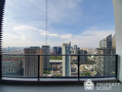 3-BR Condo at The Lofts Asoke near MRT Phetchaburi