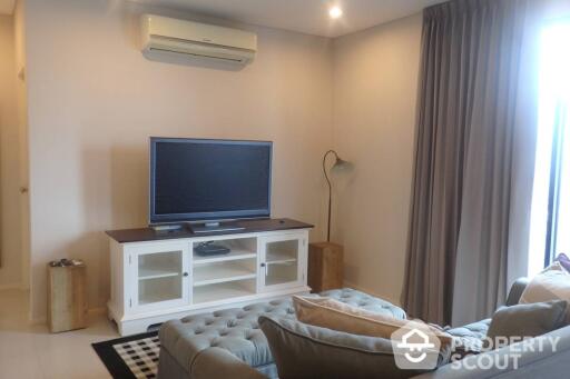 2-BR Condo at Villa Asoke near MRT Phetchaburi