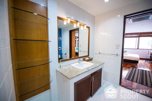 4-BR Townhouse near BTS Phrom Phong (ID 511888)