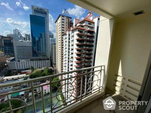 1-BR Condo at Asoke Place near MRT Sukhumvit