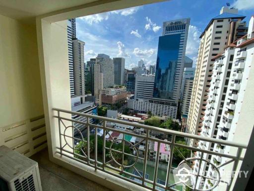 1-BR Condo at Asoke Place near MRT Sukhumvit