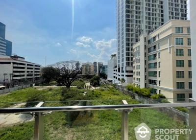 2-BR Condo at Issara @ 42 Sukhumvit Condominium near BTS Ekkamai