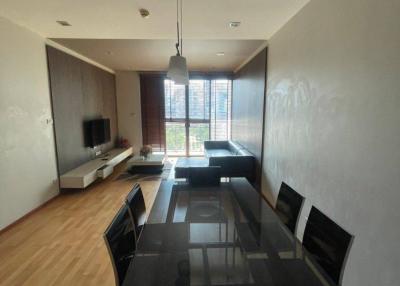 2-BR Condo at Issara @ 42 Sukhumvit Condominium near BTS Ekkamai