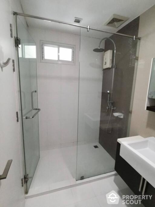 2-BR Condo at The Bloom Sukhumvit 71 near BTS Phra Khanong