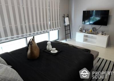 1-BR Condo at Rhythm Sukhumvit 42 near BTS Ekkamai