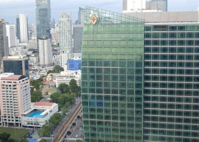 1-BR Condo at The Bangkok Sathorn-Taksin near BTS Krung Thon Buri