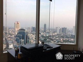 3-BR Condo at Watermark Chaophraya near BTS Krung Thon Buri