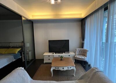 1-BR Condo at Siamese Gioia near MRT Phetchaburi