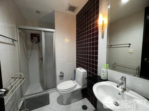 2-BR Condo at Citi Smart Sukhumvit 18 near BTS Asok