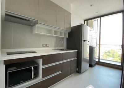 2-BR Condo at Supalai Oriental Sukhumvit 39 near MRT Phetchaburi