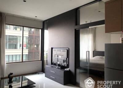 1-BR Condo at The Emporio Place near BTS Phrom Phong (ID 457238)