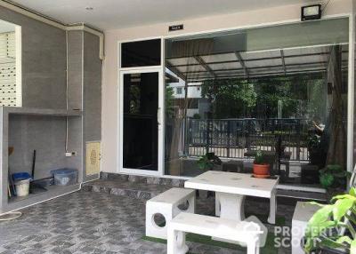 3-BR Townhouse in Bang Na Tai