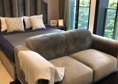 1-BR Condo at Noble Ploenchit near BTS Phloen Chit (ID 390054)