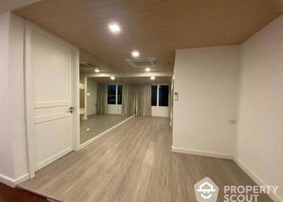 6-BR Condo at Moon Tower Condominium near BTS Thong Lor