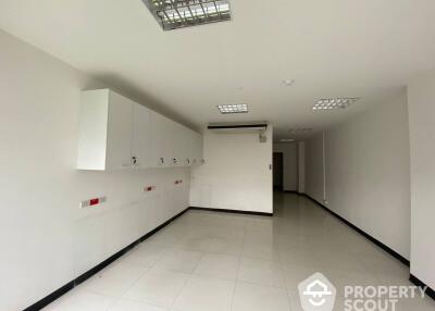 2-BR Townhouse at P. B. Tower near ARL Ramkhamhaeng