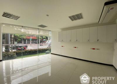 2-BR Townhouse at P. B. Tower near ARL Ramkhamhaeng