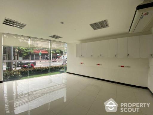 Commercial for Rent and Sale in Khlong Tan Nuea