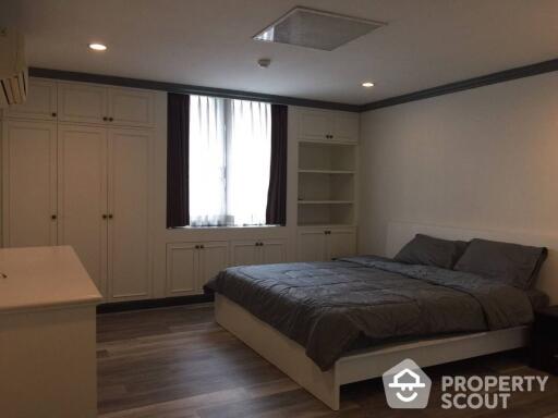 2-BR Condo at Las Colinas near BTS Asok