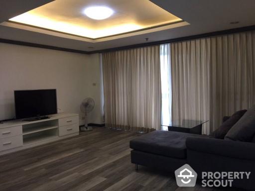 2-BR Condo at Las Colinas near BTS Asok