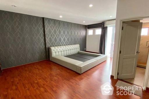 4-BR Townhouse near BTS Bang Chak