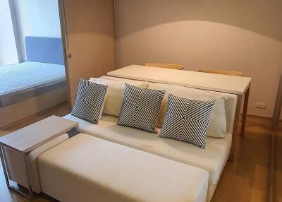 1-BR Condo at Liv @ 49 near BTS Thong Lor