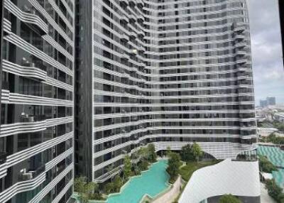 1-BR Condo at Ideo Mobi Sukhumvit Eastpoint near BTS Bang Na