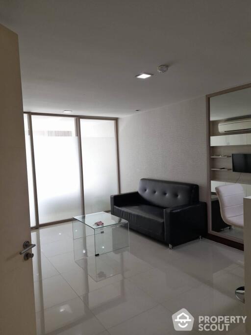 1-BR Condo at Liv @ 5 near BTS Nana