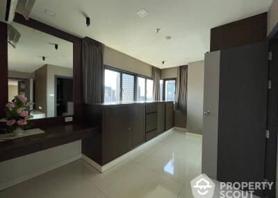 2-BR Condo at Top View Tower Condominium near BTS Thong Lor