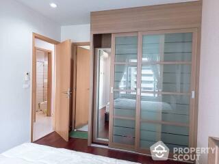 1-BR Condo at Circle Condominium near MRT Phetchaburi