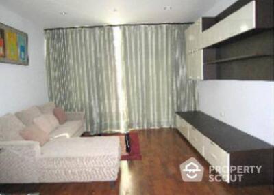 2-BR Condo at Siri Residence Sukhumvit near BTS Phrom Phong