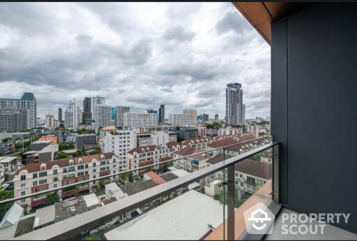 1-BR Condo at Khun By Yoo near BTS Thong Lor